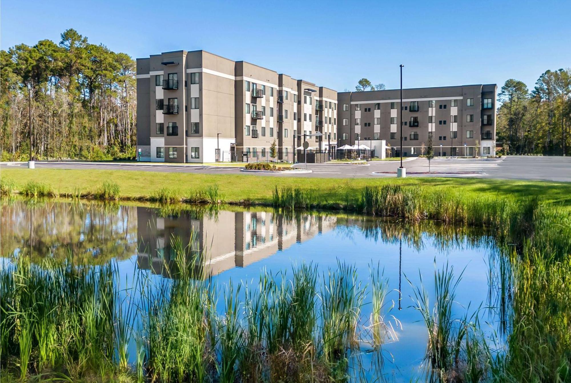 Waterwalk Extended Stay By Wyndham Jacksonville Deerwood Pk Exterior foto